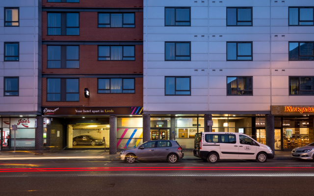 Апарт-отель Roomzzz Leeds City West