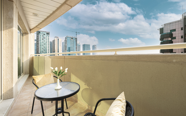 Luxury 1 Bedroom on Marina Walk Apartments