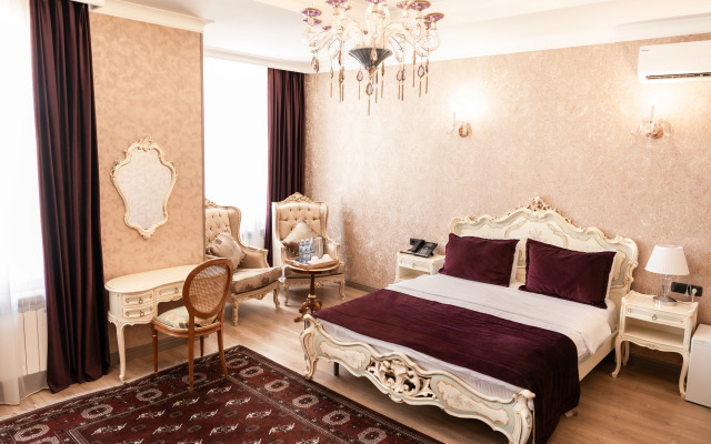 West Inn Palace Hotel