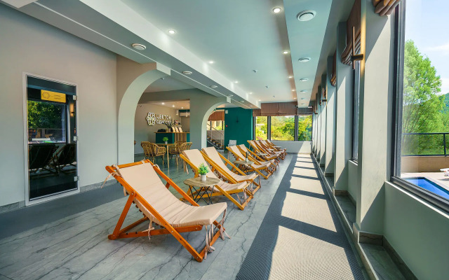 Greis Nebug Kalipso Hotel