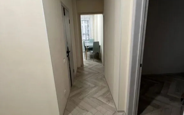 Квартира 2-комнатная квартира на улице Александра Курынова 4