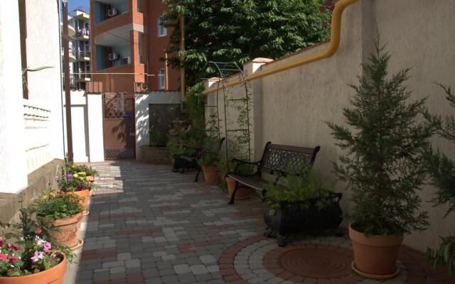U Morya Hotel