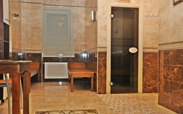 Tavr Guest House