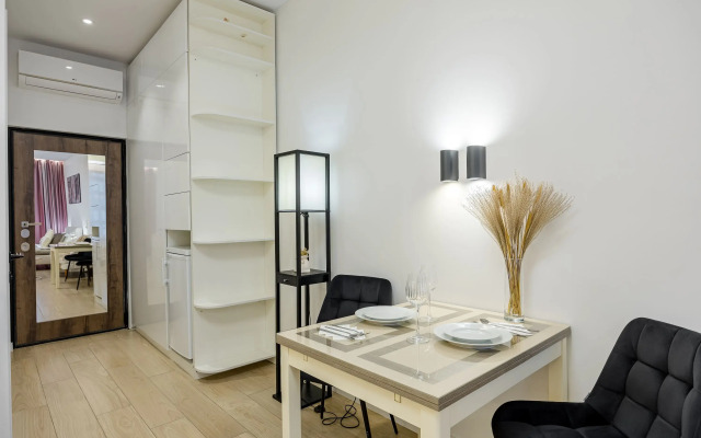 Alis v ZhK Hedlajner 493 Apartments