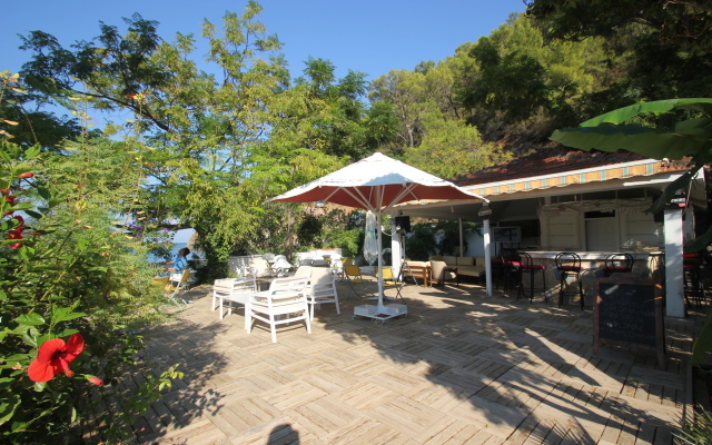 Ford Hotel