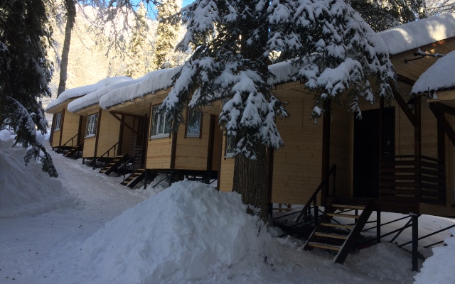 V Gostyah U Skazki Guest house