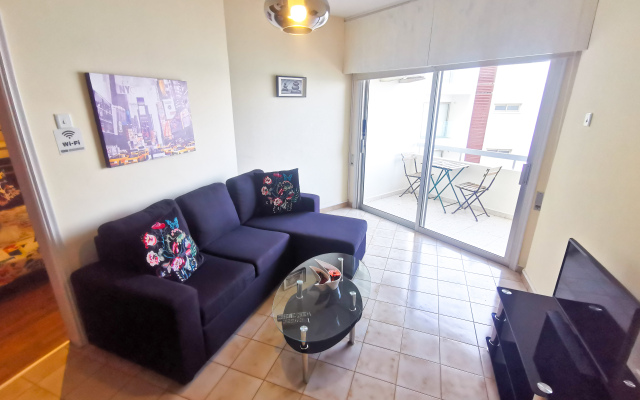 Flirty Flamingo Seaview Apartments