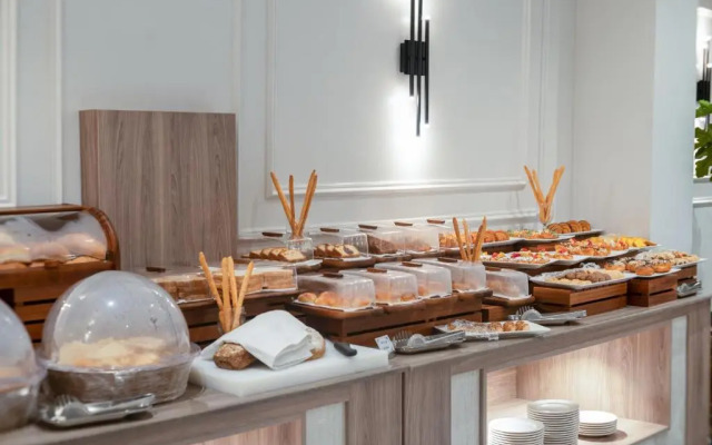 Отель Seven Gardens Hotel