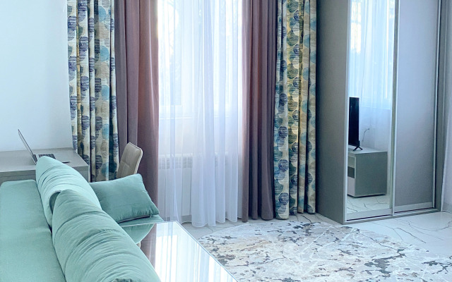 Апартаменты-студия видовая 30 кв.м. с двуспальным диваном и панорамной зоной,  с 15 по 17 этаж