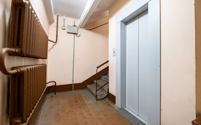 U Metro Tekhnologicheskiy Institut Apartments