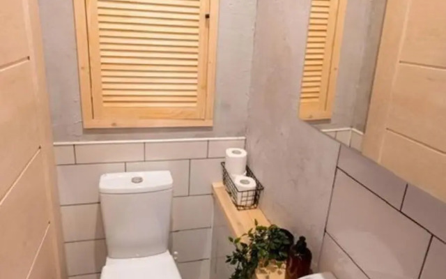 Na Ulitse Lemesheva 10 S Balkonom Flat