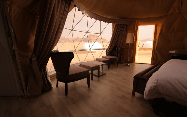Wadi Rum UFO Luxotel Camping