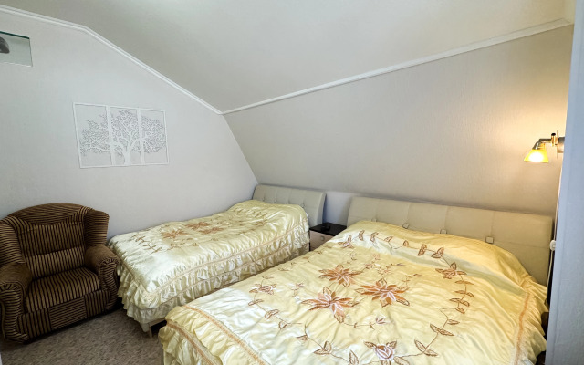 Zapovednyij Arhyiz Guest House