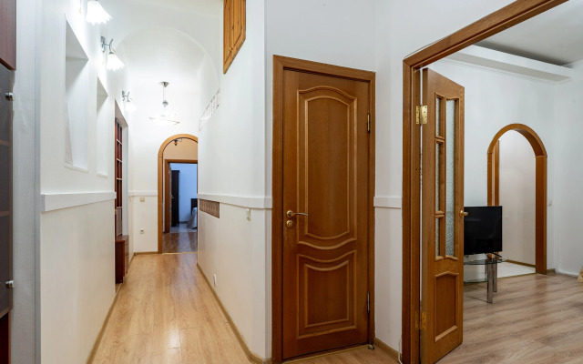 Апартаменты 3 спальни 2 санузла Грибоедов 10 гостей