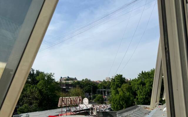 2 na Prospekte Kunaeva 7 Apartments