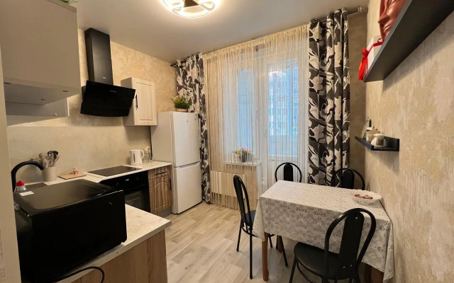 U Metro Nekrasovka Flat