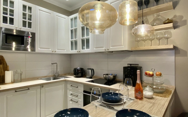 Uyutnaya Trekhkomnatnaya S Shikarnoy lodzhiey Flat