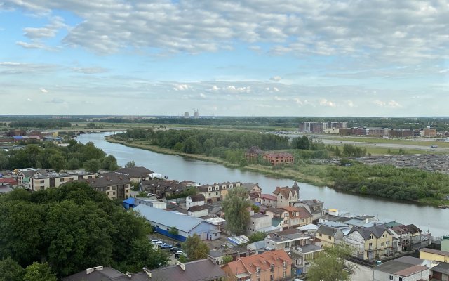 S Panoramnym vidom na gorod Flat