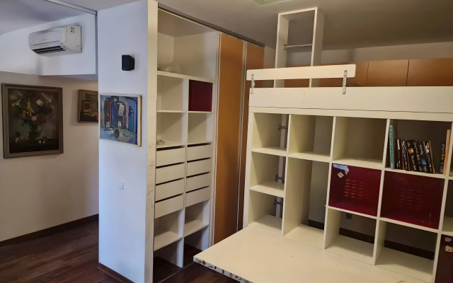 Апартаменты на Площади Восстания