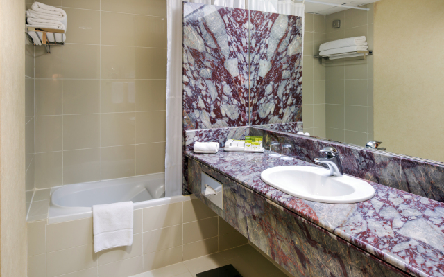 Novel City Center Hotel