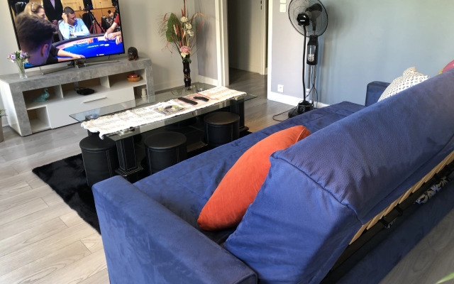 Big Apart Nanterre City Apartments