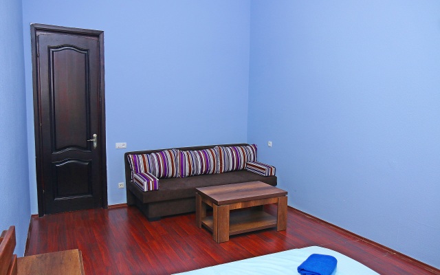 Ot Russkoj Sluzhbyi Servisa Guest House