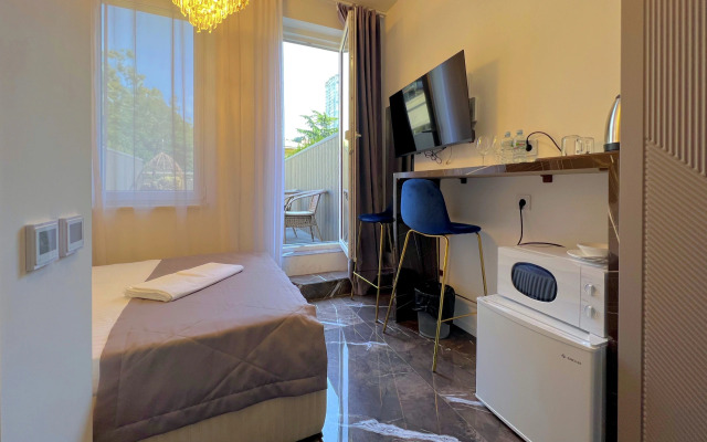 Ranovskiy Park Manhattan Hotel