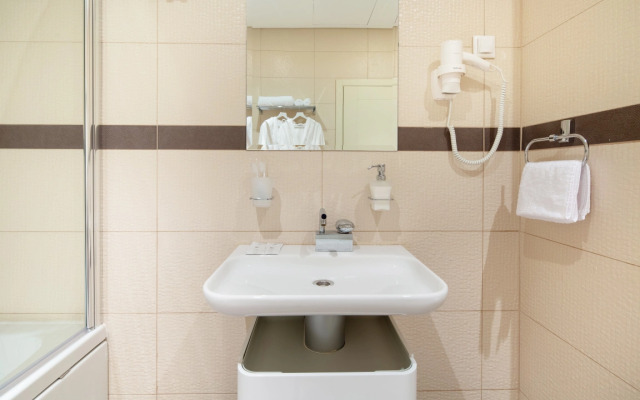 Rockmond 64 Junior Suite 6