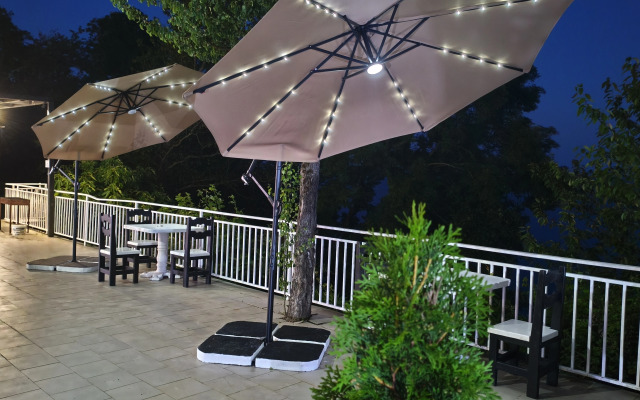 Green Hotel
