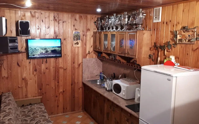 Na Ulitse Tatʹyaninskaya 10 Guest House
