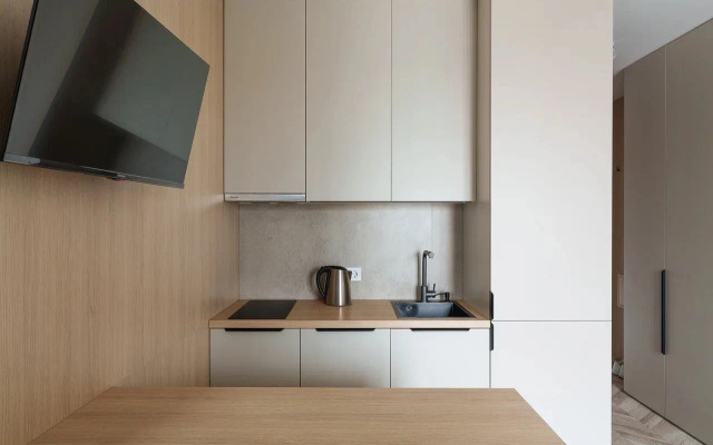 1-Kom Studiya, Minsk-Mir Flat