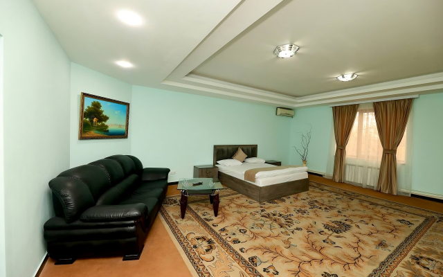 Continental Complex Hotel