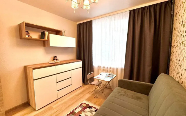 Квартира Трехкомнатная с Новым Дизайнерским Ремонтом