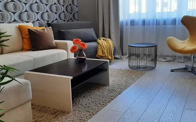 Novye Dvukhkomnatnye  V Tsentralnom Rayone Apartments