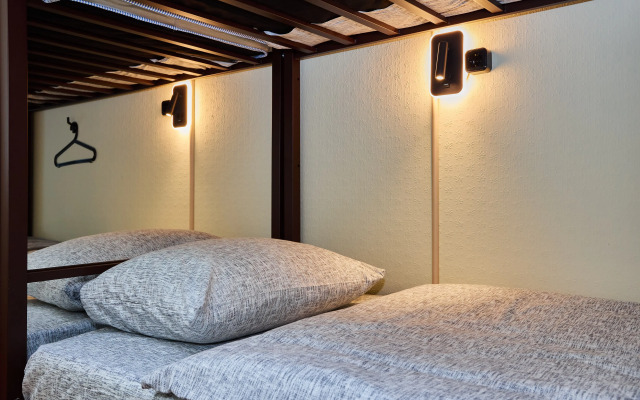 18 Line Mini Hotel