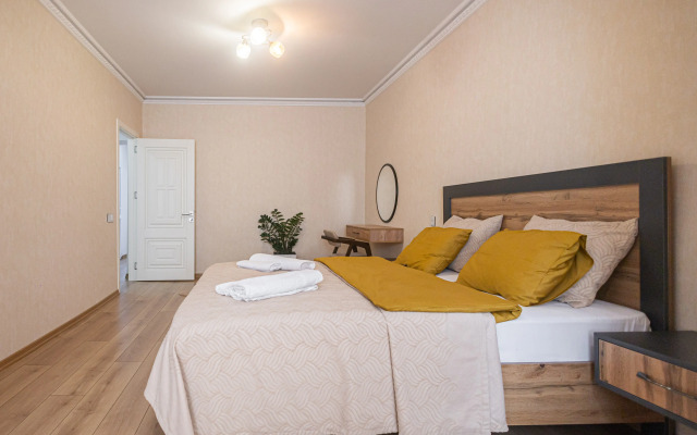 Dvukhspalnie S Gostinoy Komnatoy V Tsentre Goroda Apartments