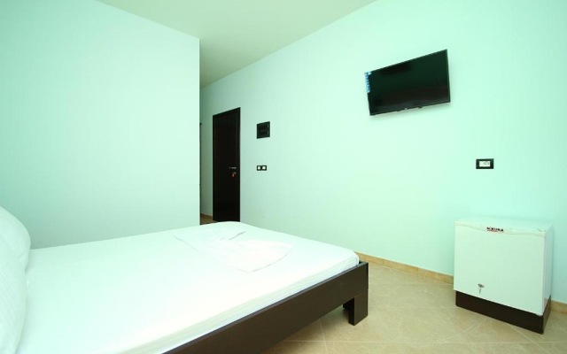 Al Hotel