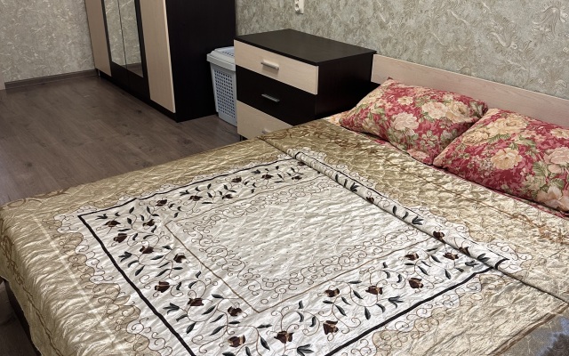 Trekhkomnatnaya V Tsentre Goroda Flat