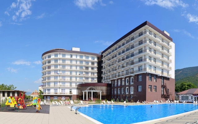 Semeyny lyuks s saunoy Flat