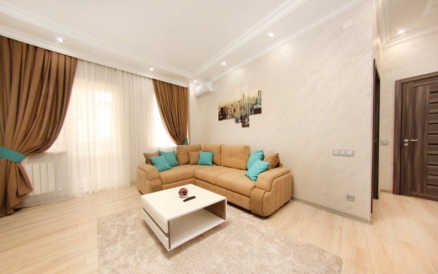 Dvukhkomnatnye Ryadom S Parkom Pervogo Prezidenta Apartments