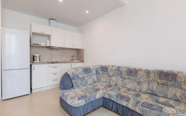 64 V Zhk Otrada Apartments
