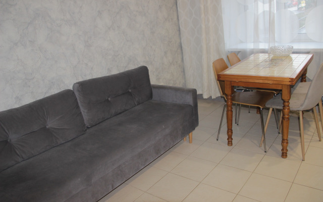 2-kh komnatnaya ryadom s Globusom Flat