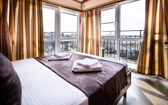 Kipr Guest House
