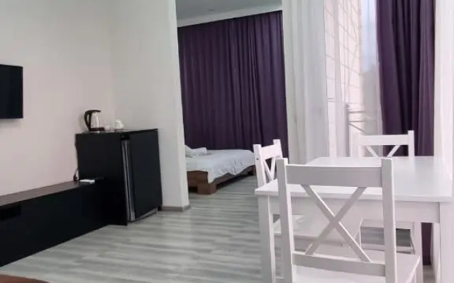 Wonderland Hotel