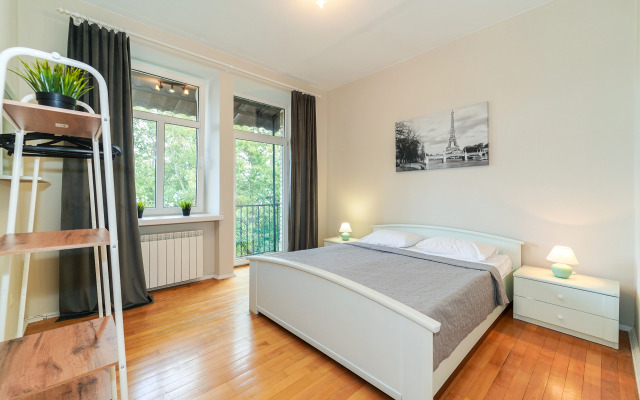 Na Krasnoarmeyskoy 24А Flat 3-room