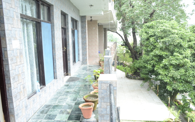 Lake Retreat Bhimtal Guest House