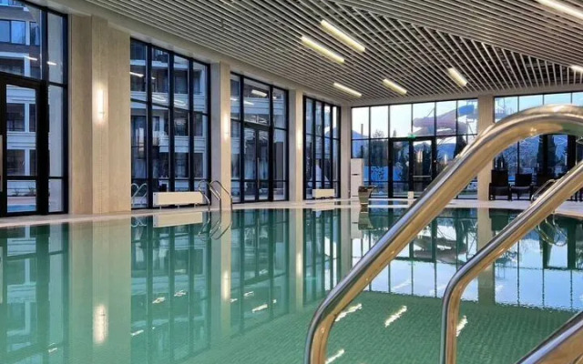 Апартаменты на Набережной 75к4(502.4)