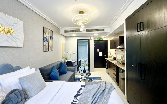 Апартаменты Cosmos Living Delightful Studio