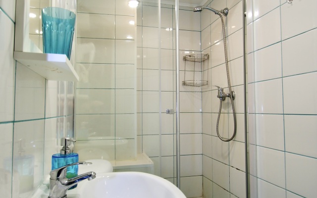 Na Chaykovskogo 40 Flat