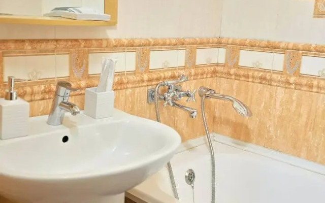 Апартаменты 2-х комн в центре города в Уссурийске